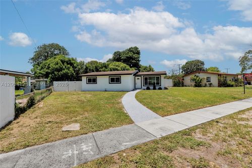 1218 Nw 15th St, Fort Lauderdale, FL, 33311-5431 | Card Image