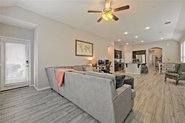 21231 Flowering Crape Myrtle Dr, House other with 3 bedrooms, 2 bathrooms and 2 parking in Porter TX | Image 11