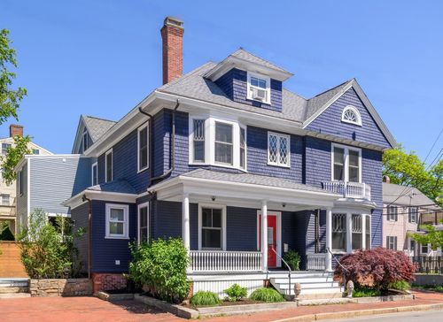 115 Court Street, Portsmouth, NH, 03801 | Card Image