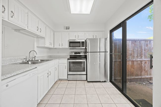APT-35B - 333 Melrose Dr, Condo with 2 bedrooms, 3 bathrooms and null parking in Richardson TX | Image 4