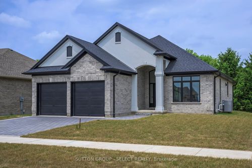 17 Spruce Cres, Parkhill, ON, N0M2K0 | Card Image