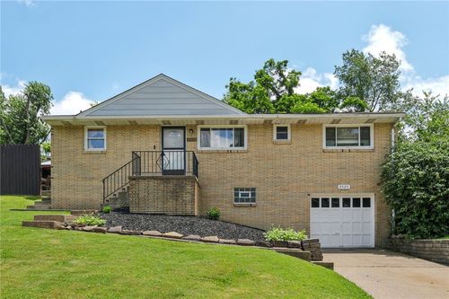 3523 Valley Dr, Pittsburgh, PA, 15234-2012 | Card Image
