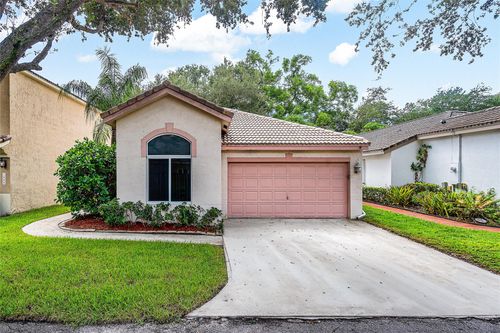 1443 Banyan Cir, Pompano Beach, FL, 33069-4975 | Card Image