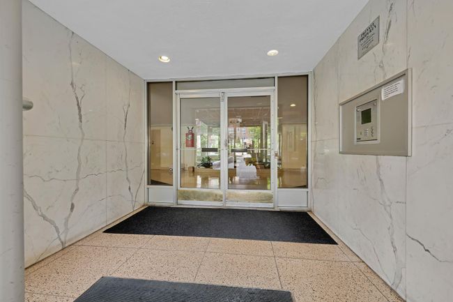 Property entrance | Image 17