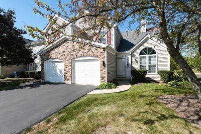 6870 Hampton Circle, Townhouse with 3 bedrooms, 1 bathrooms and 1 parking in Gurnee IL | Image 3