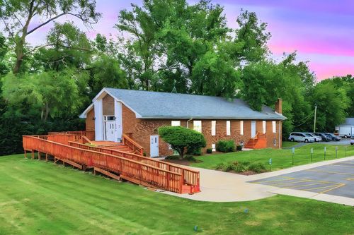 1352 N Cedar Rd, New Lenox, IL, 60451-1163 | Card Image