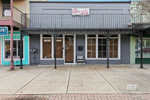105 N Main St, Atmore, AL, 36502-1711 | Card Image