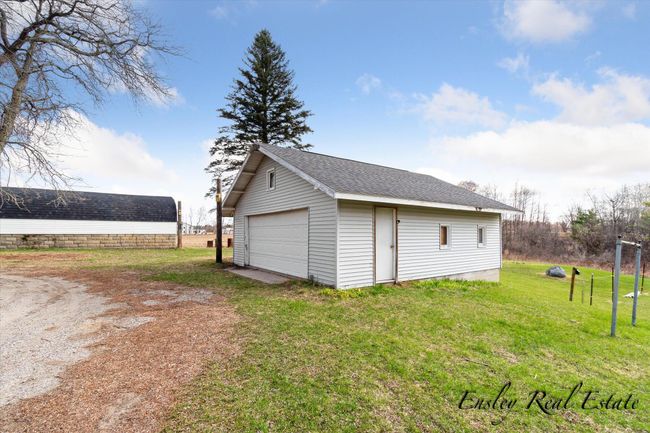 Detached Garage | Image 40