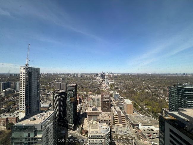 4203 - 11 Yorkville Ave, Condo with 2 bedrooms, 1 bathrooms and null parking in Toronto ON | Image 8
