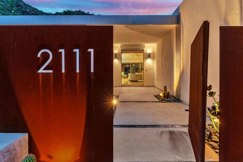 2111 S Camino Barranca, Palm Springs, CA, 92264-8903 | Card Image