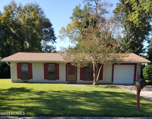 126 Tanglewood Dr, Jacksonville, NC, 28540-3956 | Card Image