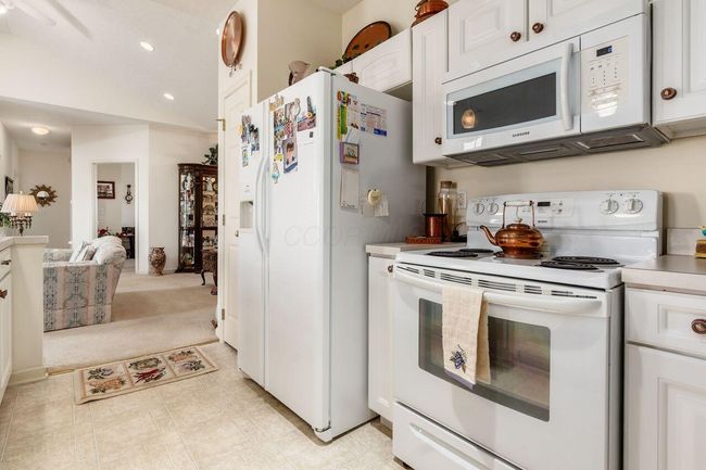 31 Claire Ct, Condo with 3 bedrooms, 2 bathrooms and null parking in Circleville OH | Image 10