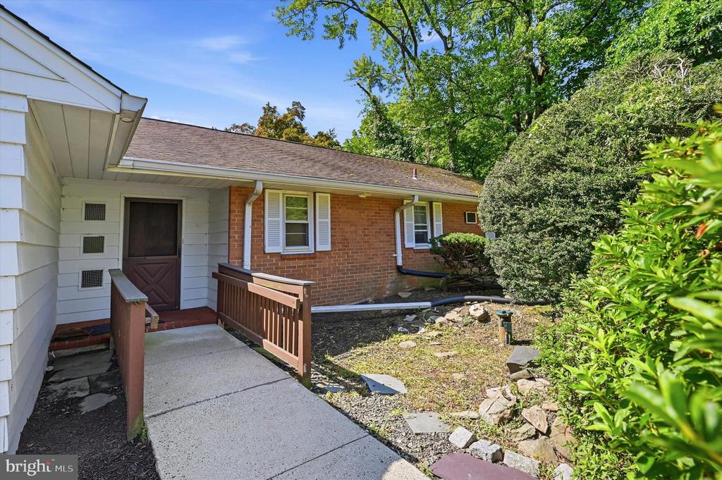 Residential in HUNTINGDON VALLEY 4