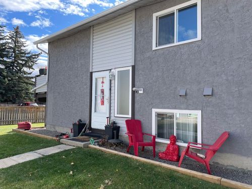 b-100 Oak Ave, Okotoks, AB, T1S1H9 | Card Image