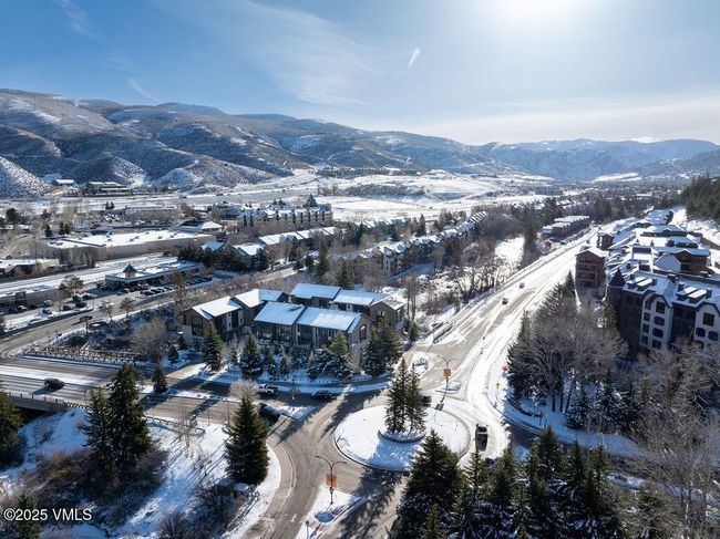 11C - 38359 Highway 6, Townhouse with 3 bedrooms, 4 bathrooms and null parking in Avon CO | Image 22
