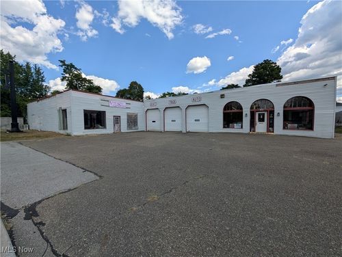 213 Dewey Ave, Cambridge, OH, 43725-2696 | Card Image