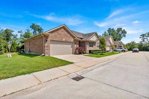 30956 Georgetown Dr, Warren, MI, 48093-5279 | Card Image