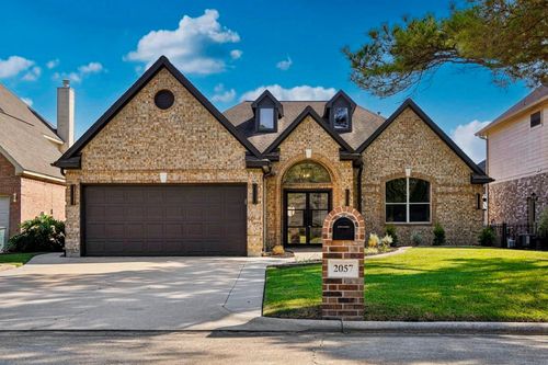 2057 S Shore Blvd, Montgomery, TX, 77356-4733 | Card Image