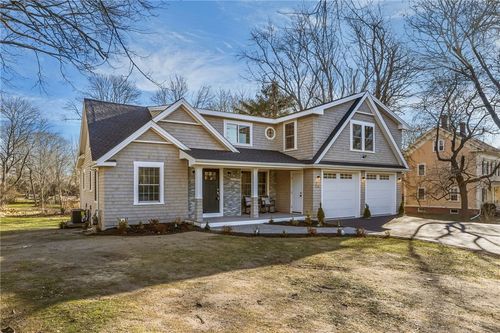 216 Washington Rd, Barrington, RI, 02806-1802 | Card Image