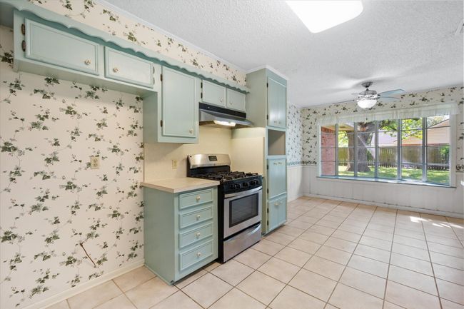 901 Royal Ln, House other with 4 bedrooms, 2 bathrooms and null parking in Corsicana TX | Image 9