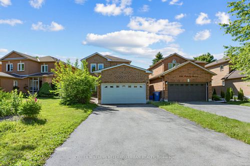 350 Pickering Cres, Newmarket, ON, L3Y8G7 | Card Image