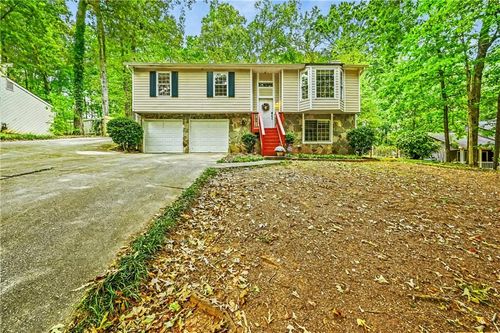 5232 Mainstreet Park Dr, Stone Mountain, GA, 30088-2408 | Card Image