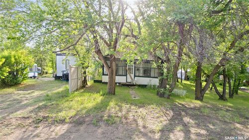 11 &amp; 12 Ross Cres, Saskatoon, SK, S7L4B1 | Card Image
