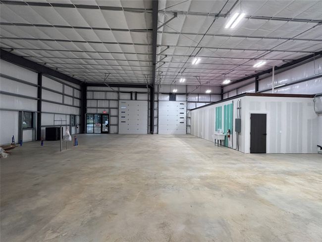 View of garage | Image 7