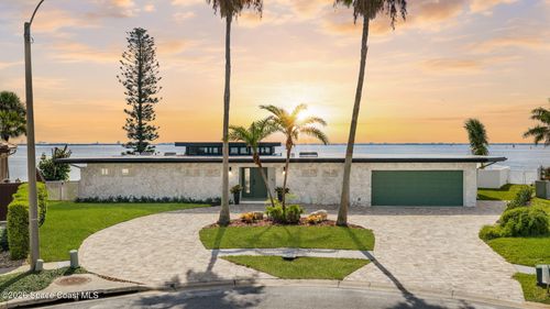 1775 E Riviera Dr, Merritt Island, FL, 32952-5662 | Card Image
