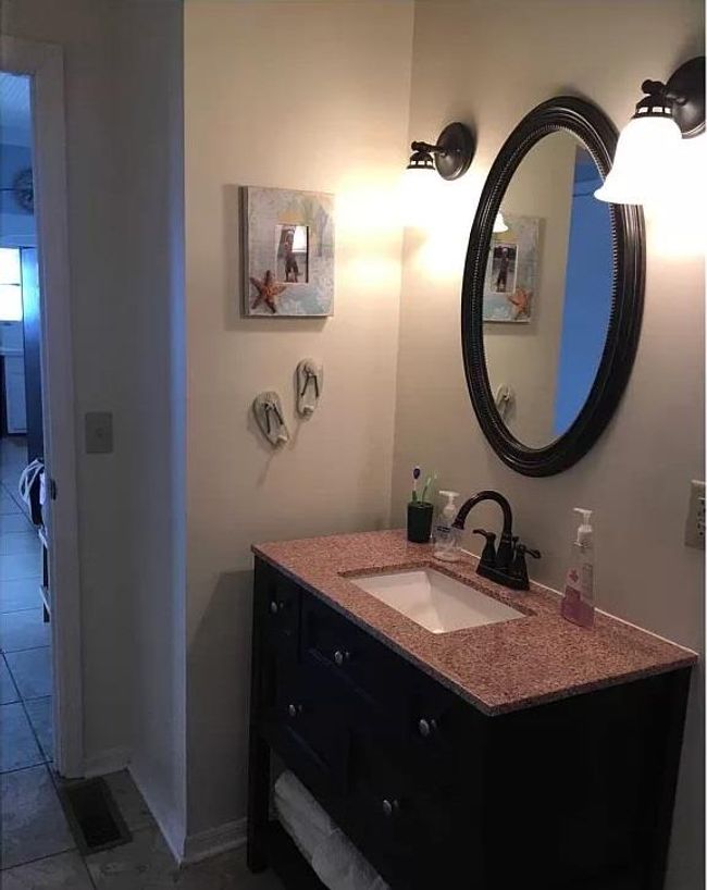 2074 Hwy 98 W, House other with 4 bedrooms, 3 bathrooms and 6 parking in Carrabelle FL | Image 20
