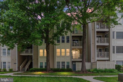 305b-12241 Fairfield House Dr, FAIRFAX, VA, 22033-3954 | Card Image