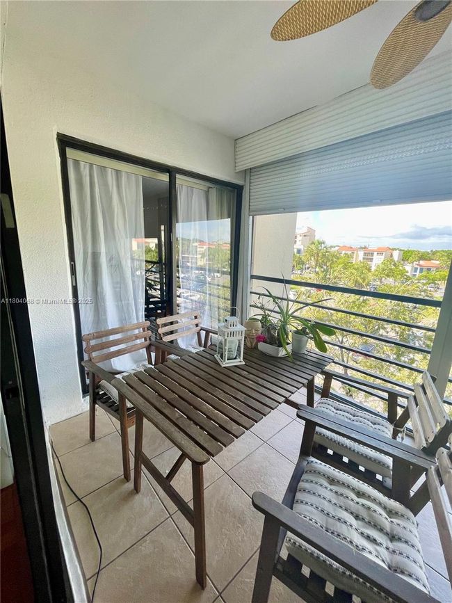APT-410 - 2312 S Cypress Bend Dr, Condo with 2 bedrooms, 2 bathrooms and null parking in Pompano Beach FL | Image 12