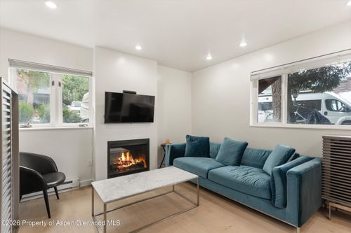 2-805 E Cooper Ave, Aspen, CO, 81611-2049 | Card Image