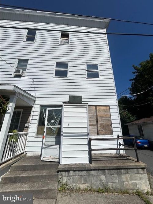 2219 Water St, MAHANOY PLANE, PA, 17949-8037 | Card Image