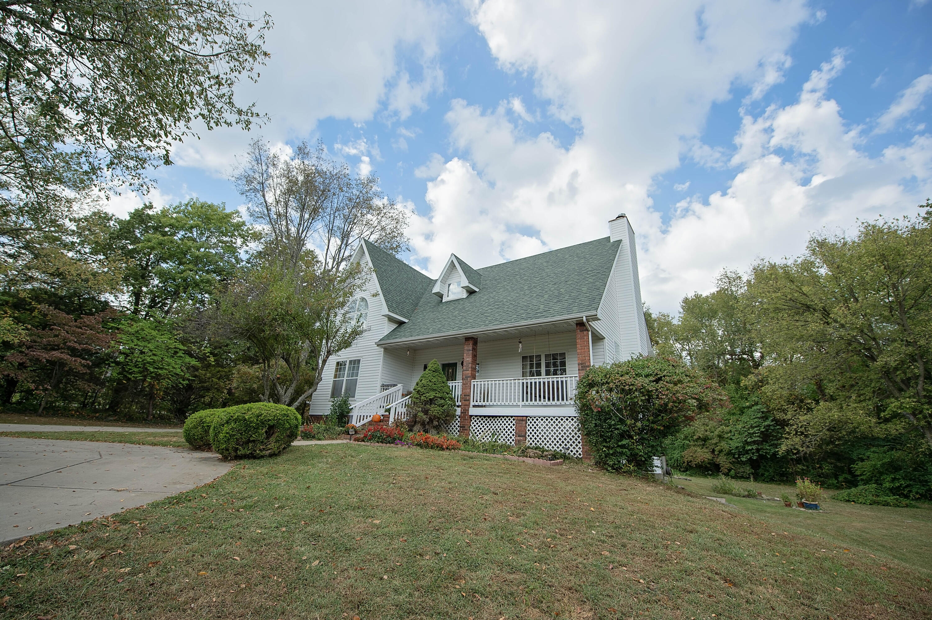 Loganwood Ln, Rogersville, MO 65742