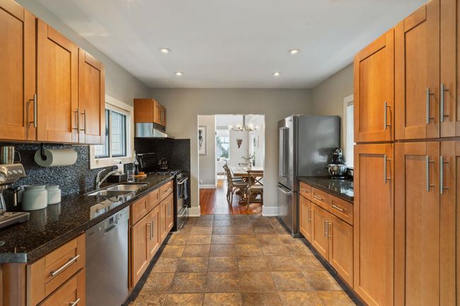 130 E Kings Road, House other with 3 bedrooms, 3 bathrooms and 3 parking in North Vancouver BC | Image 10