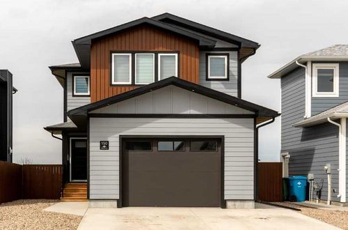 150 Prairie Gold St, Home with 3 bedrooms, 2 bathrooms and 7 parking in Taber AB | Card Image