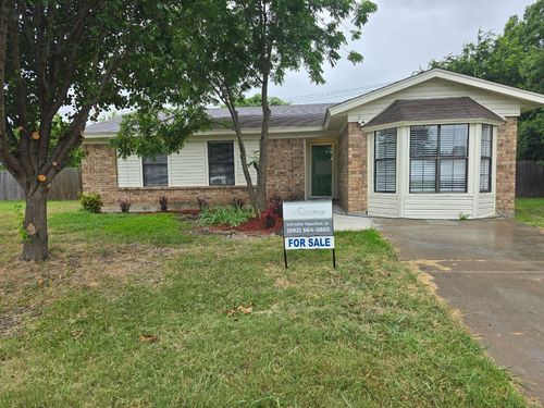504 White Oak Ln, Burleson, TX, 76028-6247 | Card Image