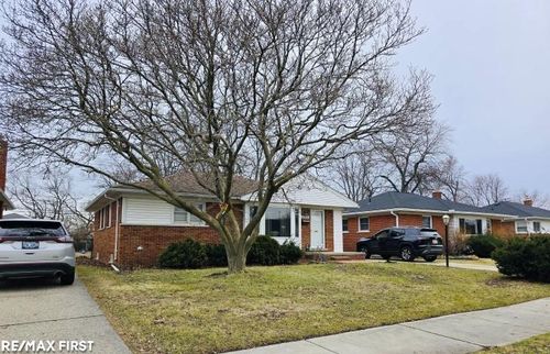 21116 Yale St, Saint Clair Shores, MI, 48081-1869 | Card Image