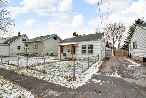 {{alt}} | Card Image