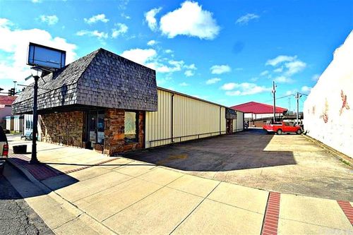 617 Mena St, Mena, AR, 71953-3339 | Card Image