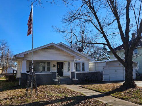 813 Frisco St, Monett, MO, 65708-1633 | Card Image