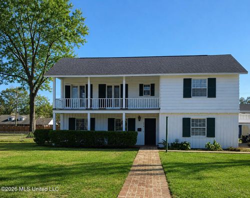 404 E Adams Ave, Greenwood, MS, 38930-3104 | Card Image