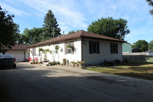 1806-1808 S 8th Avenue S, Fargo, ND, 58103 | Card Image