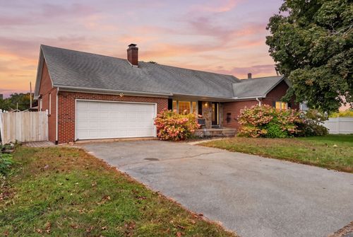 15 Maryland Ave, Chicopee, MA, 01020-4508 | Card Image