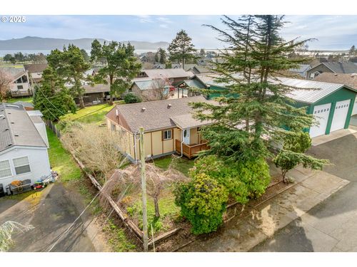 111 Cypress Ave, Garibaldi, OR, 97118-1215 | Card Image