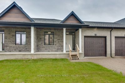 271 S Carriage Rd, Home with 2 bedrooms, 2 bathrooms and 2 parking in London ON | Image 1