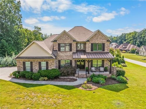 207 Pinnacle Dr, High Point, NC, 27265-7051 | Card Image