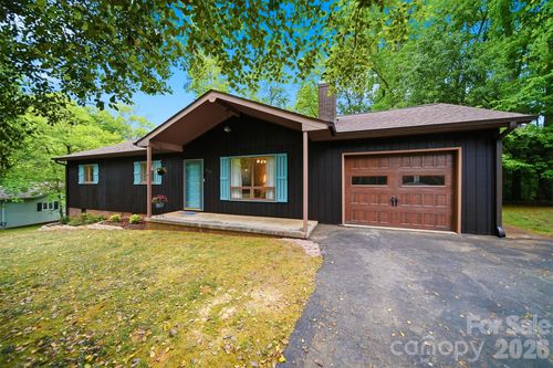 9197 Apache Dr, Hickory, NC, 28601-9516 | Card Image