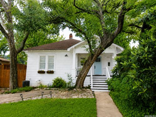 211 Montclair St, Alamo Heights, TX, 78209-4651 | Card Image